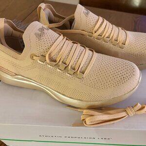 Athletic Propulsion Labs APL Techloom Breeze Champagne Sneakers Size 8 NEW